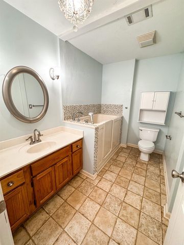 31 River Oaks Trace, Searcy, AR 72143