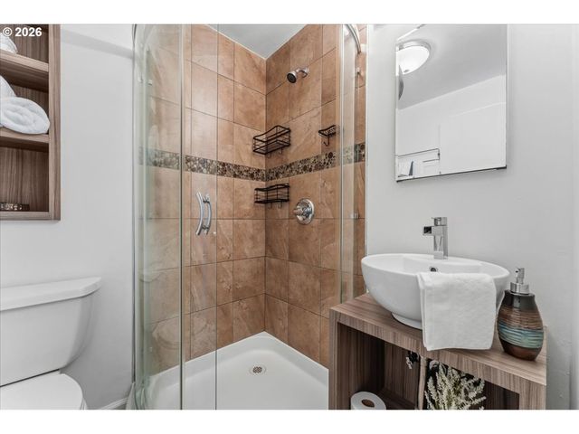 4844 Sw WEMBLEY Pl, Beaverton, OR 97005