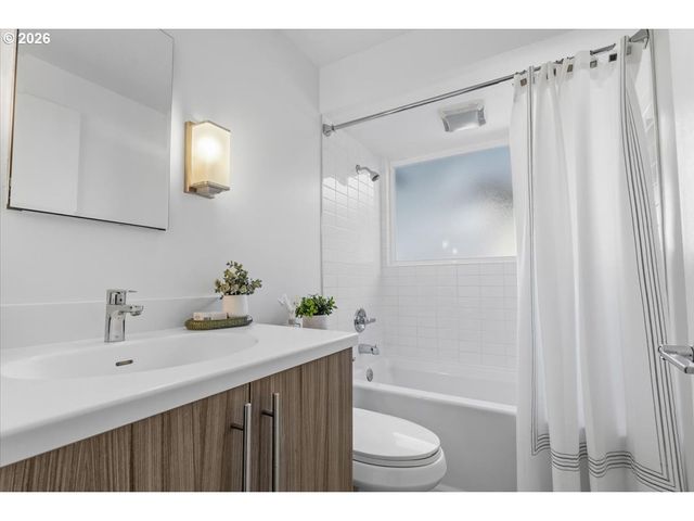 4844 Sw WEMBLEY Pl, Beaverton, OR 97005
