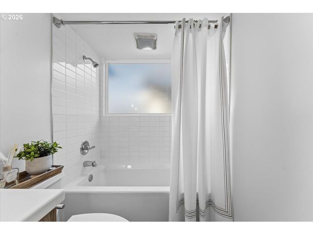 4844 Sw WEMBLEY Pl, Beaverton, OR 97005