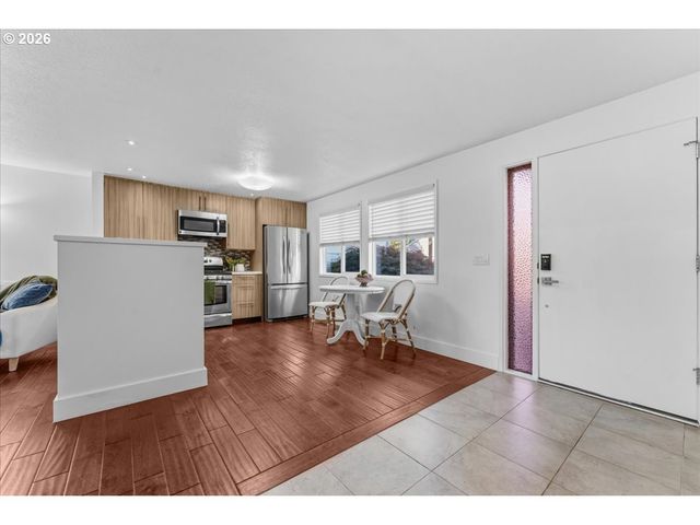 4844 Sw WEMBLEY Pl, Beaverton, OR 97005