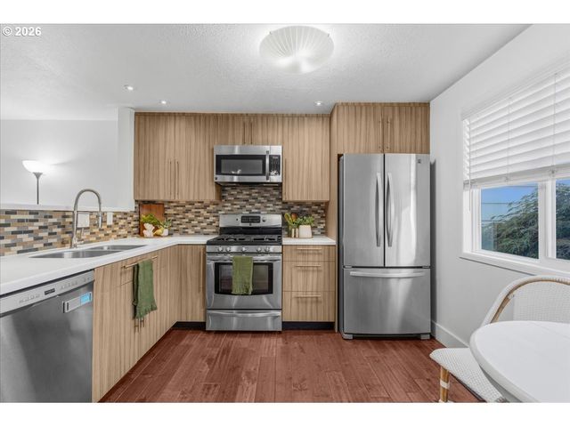 4844 Sw WEMBLEY Pl, Beaverton, OR 97005