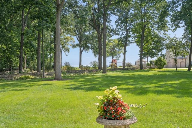 1765 Shore Acres Road, Lake Bluff, IL 60044