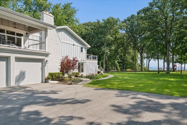 1765 Shore Acres Road, Lake Bluff, IL 60044