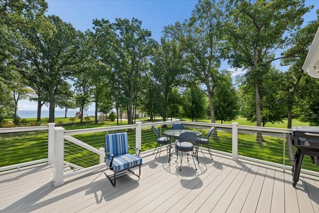 1765 Shore Acres Road, Lake Bluff, IL 60044