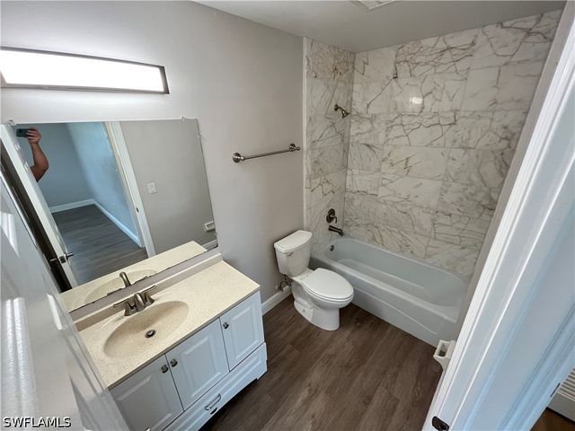 3325 Airport RD N B8, Naples, FL 34105
