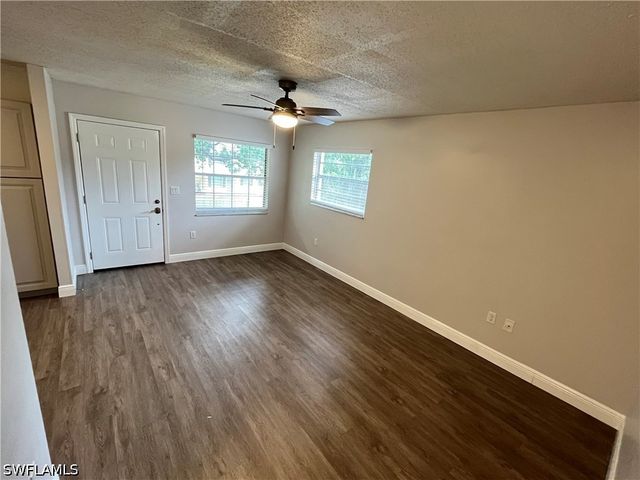 3325 Airport RD N B8, Naples, FL 34105