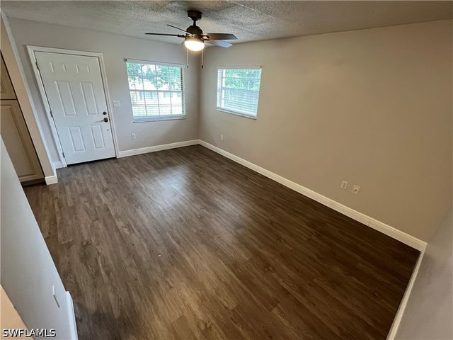 3325 Airport RD N B8, Naples, FL 34105