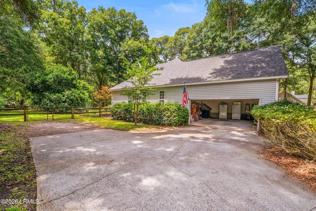 85 Walling Grove Road, Beaufort, SC 29907