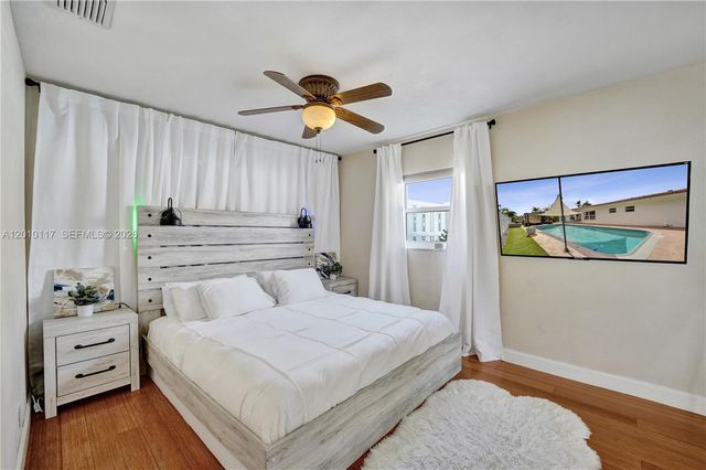 7511 NW 41st St, Coral Springs, FL 33065