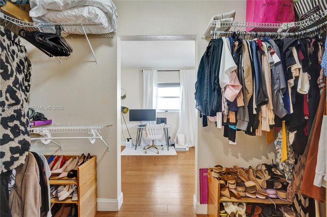 7511 NW 41st St, Coral Springs, FL 33065