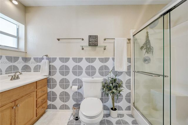 7511 NW 41st St, Coral Springs, FL 33065