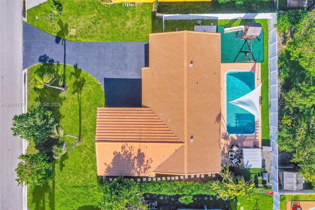 7511 NW 41st St, Coral Springs, FL 33065