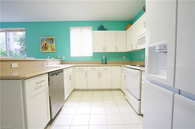 8471 Southbridge DR 4, Estero, FL 33967