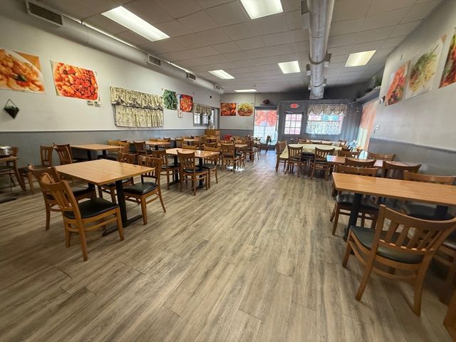 1 Lilley Ave, Lowell, MA 01850