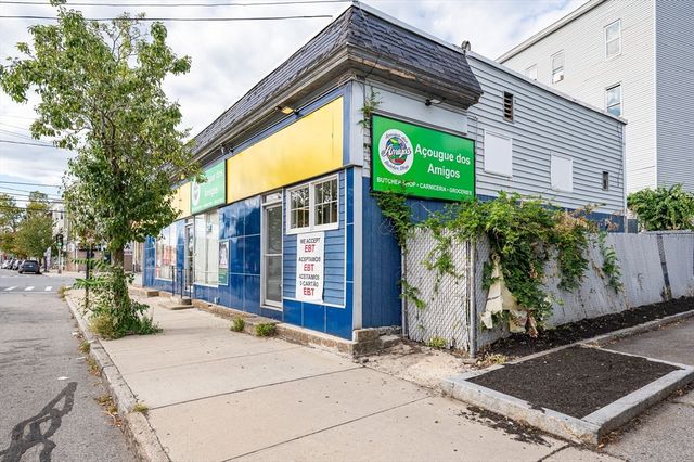 1 Lilley Ave, Lowell, MA 01850