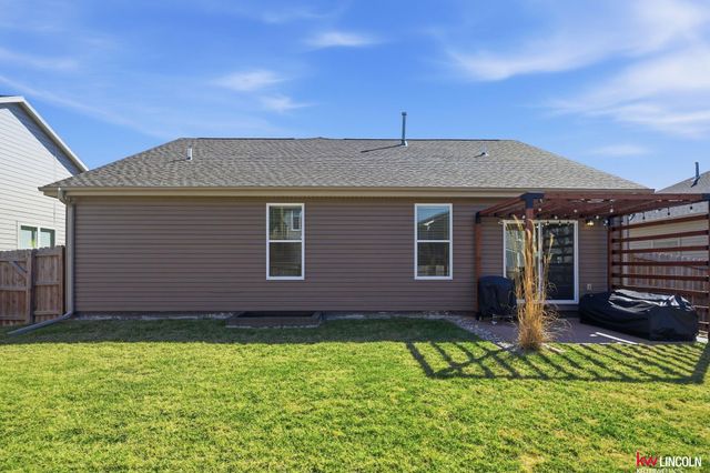 1642 W Big Sky Road, Lincoln, NE 68521