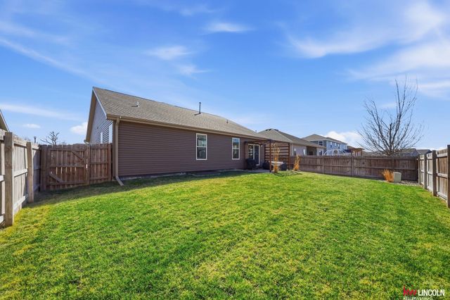 1642 W Big Sky Road, Lincoln, NE 68521