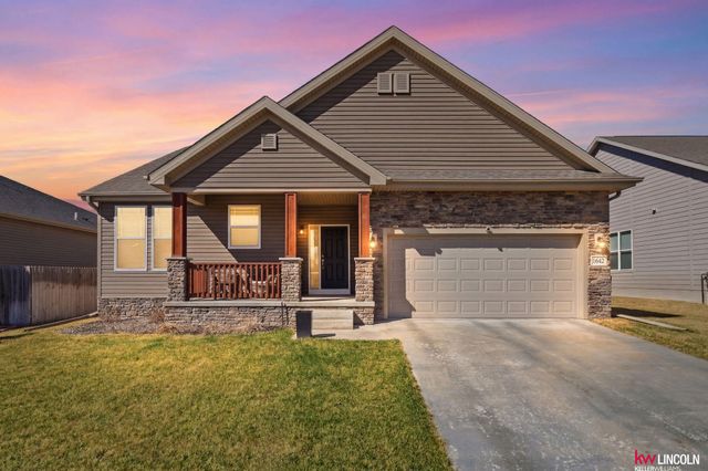 1642 W Big Sky Road, Lincoln, NE 68521