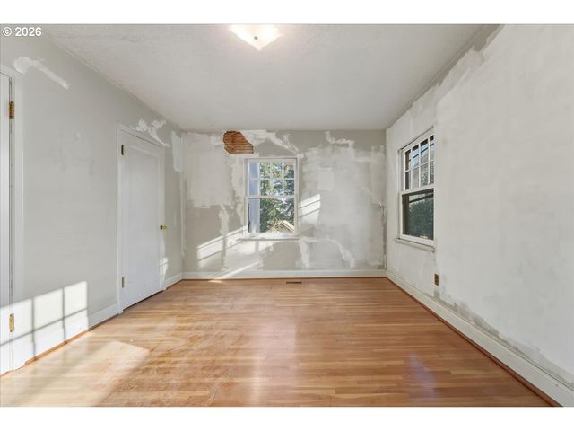 7202 S CORBETT Ave, Portland, OR 97219