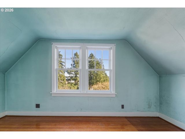 7202 S CORBETT Ave, Portland, OR 97219