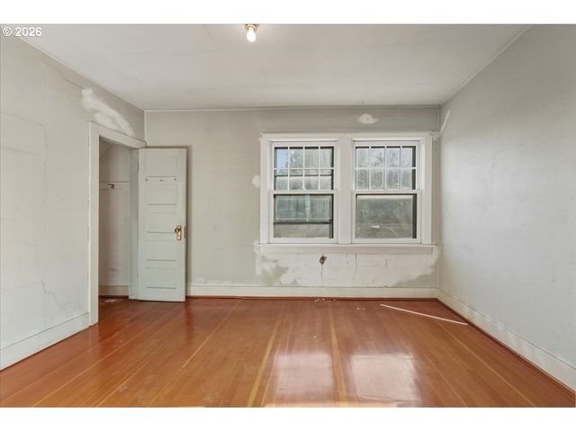 7202 S CORBETT Ave, Portland, OR 97219