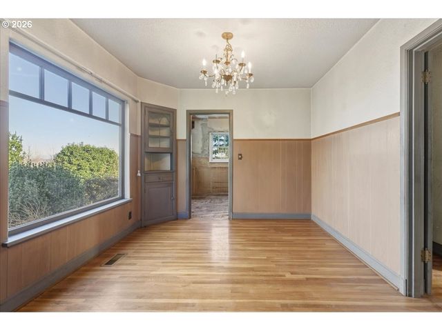 7202 S CORBETT Ave, Portland, OR 97219