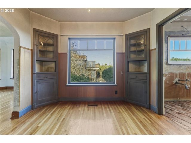 7202 S CORBETT Ave, Portland, OR 97219