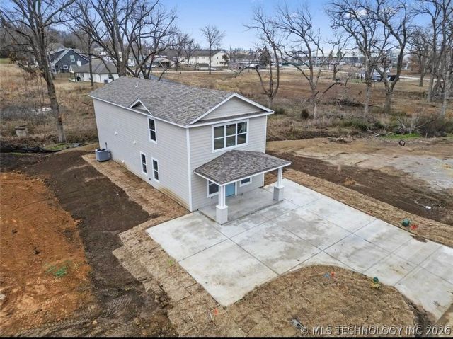 2002 W Driftwood Drive, Claremore, OK 74017