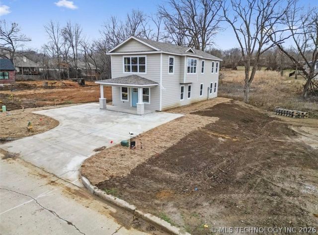 2002 W Driftwood Drive, Claremore, OK 74017
