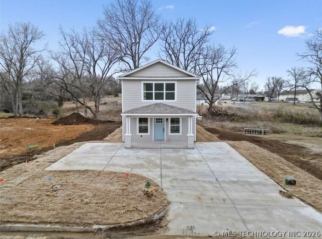 2002 W Driftwood Drive, Claremore, OK 74017