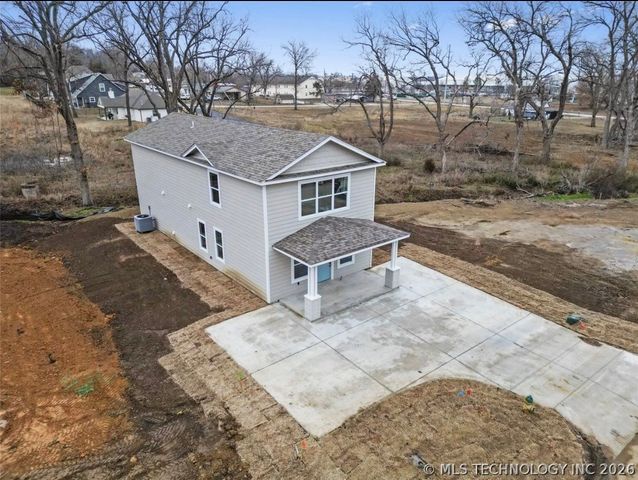 2002 W Driftwood Drive, Claremore, OK 74017