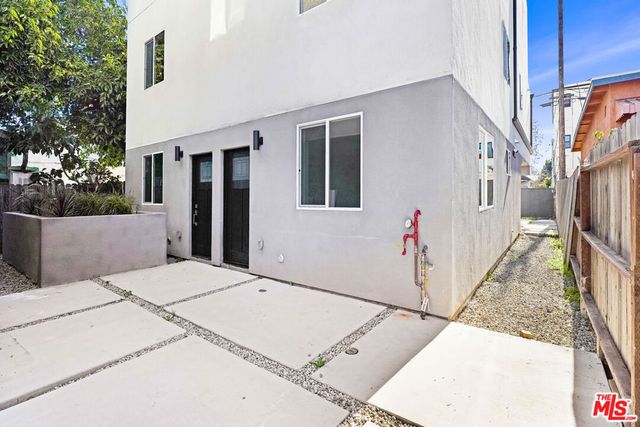 1200 W 38th Street, Los Angeles, CA 90037