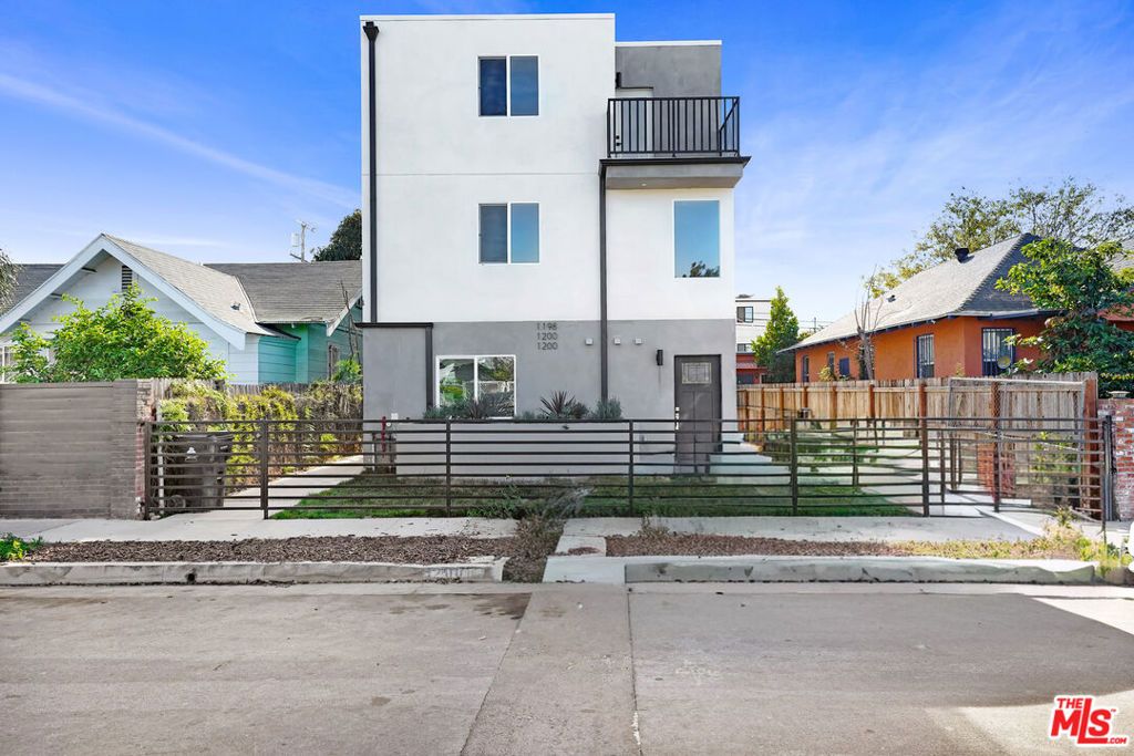 1200 W 38th Street, Los Angeles, CA 90037