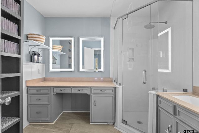 800 Spring Creek Dr, Tyler, TX 75703