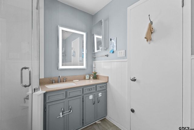 800 Spring Creek Dr, Tyler, TX 75703