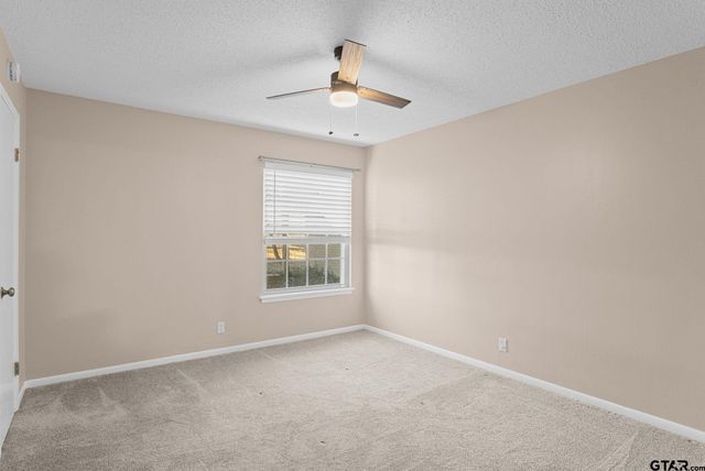 800 Spring Creek Dr, Tyler, TX 75703