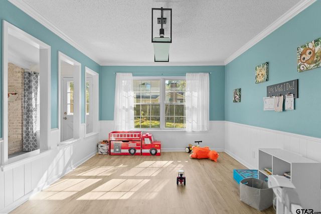 800 Spring Creek Dr, Tyler, TX 75703