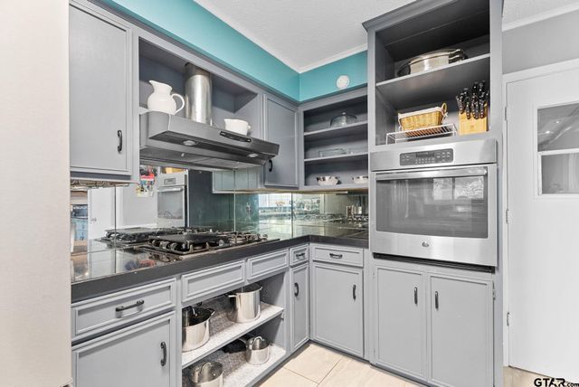 800 Spring Creek Dr, Tyler, TX 75703