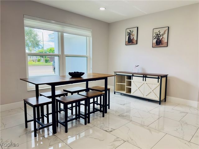 1813 Hancock Bridge PKWY, Cape Coral, FL 33990