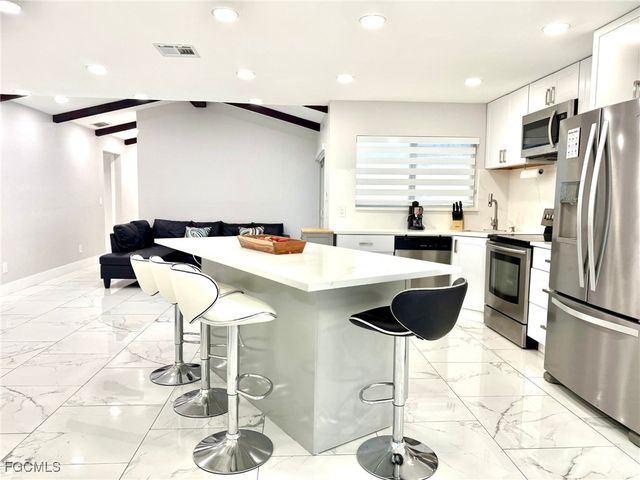 1813 Hancock Bridge PKWY, Cape Coral, FL 33990