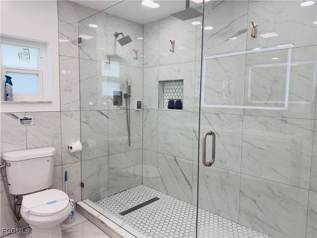 1813 Hancock Bridge PKWY, Cape Coral, FL 33990