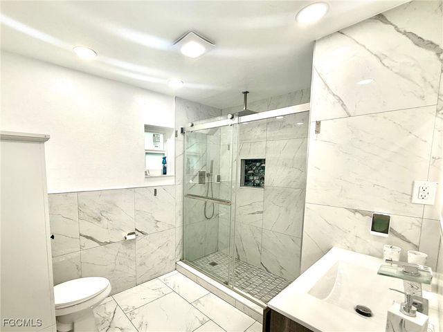 1813 Hancock Bridge PKWY, Cape Coral, FL 33990