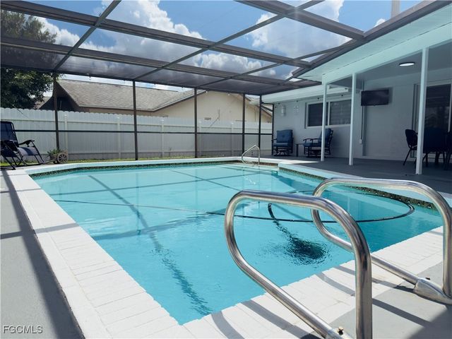 1813 Hancock Bridge PKWY, Cape Coral, FL 33990