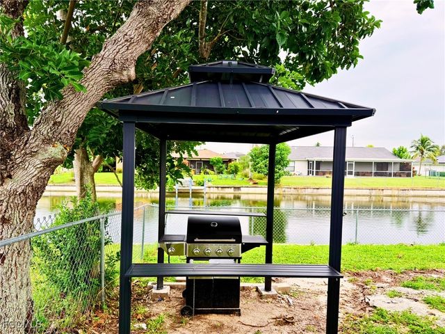 1813 Hancock Bridge PKWY, Cape Coral, FL 33990