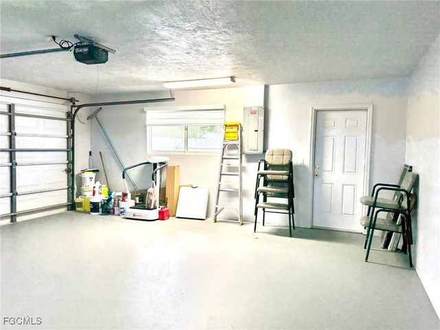 1813 Hancock Bridge PKWY, Cape Coral, FL 33990