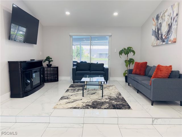1813 Hancock Bridge PKWY, Cape Coral, FL 33990