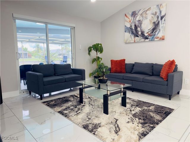 1813 Hancock Bridge PKWY, Cape Coral, FL 33990