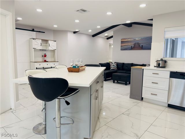 1813 Hancock Bridge PKWY, Cape Coral, FL 33990