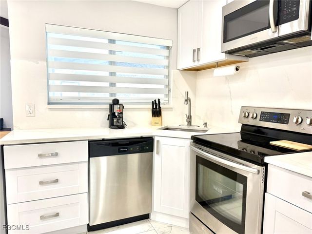 1813 Hancock Bridge PKWY, Cape Coral, FL 33990